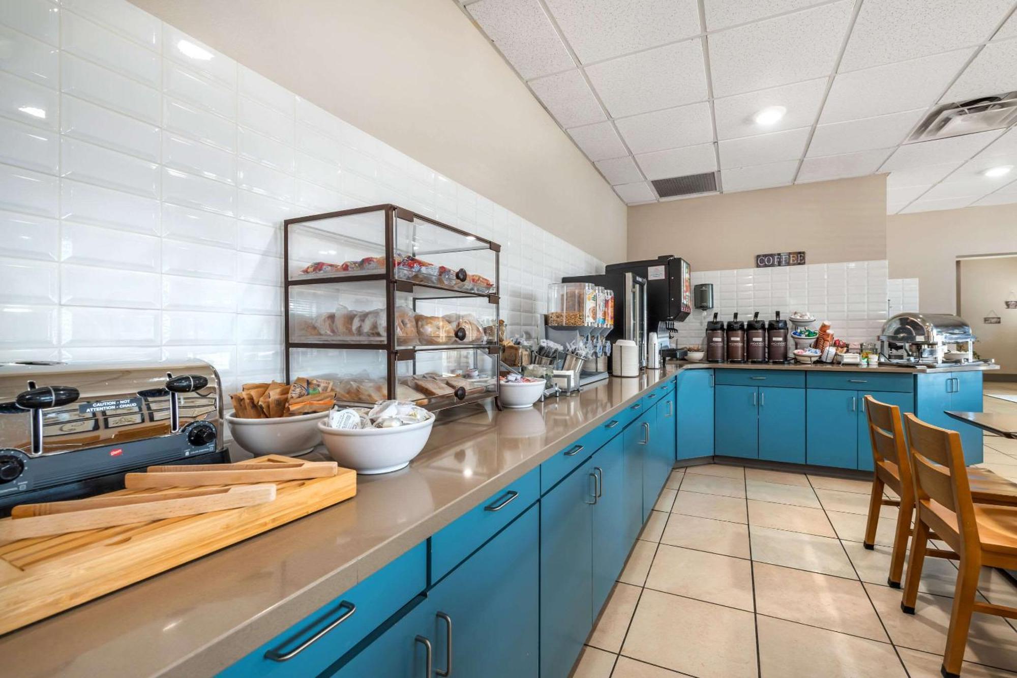 Country Inn & Suites By Radisson, Watertown, Sd Buitenkant foto