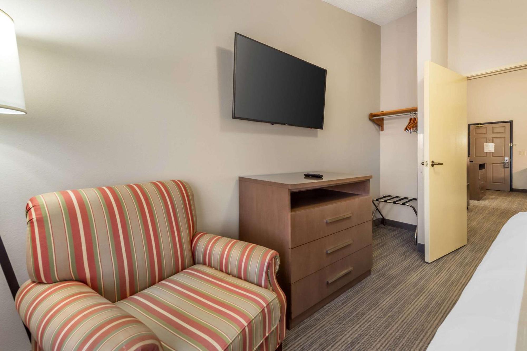 Country Inn & Suites By Radisson, Watertown, Sd Buitenkant foto