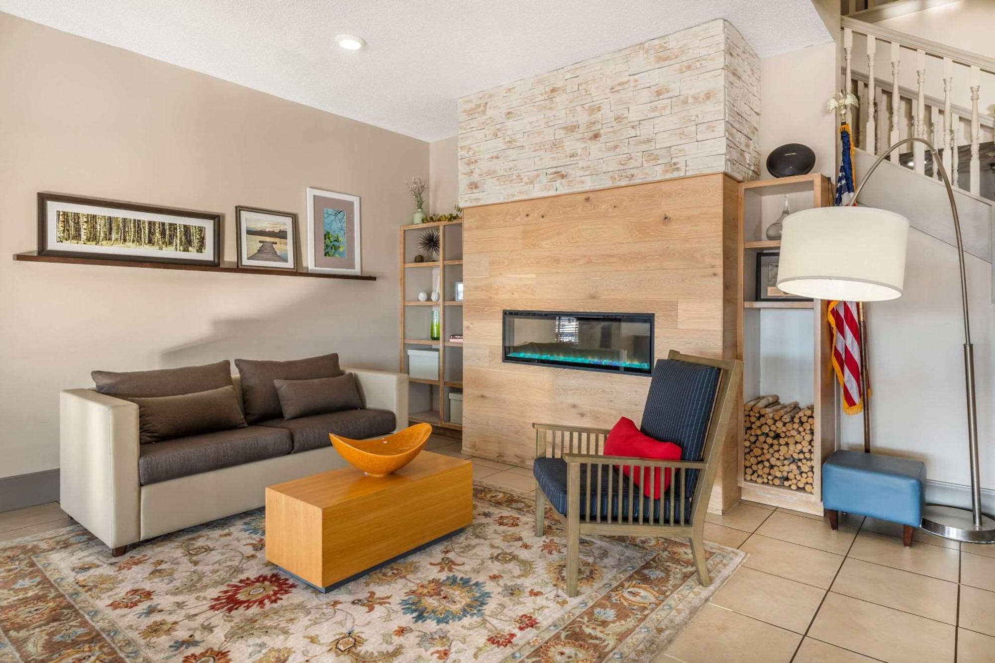 Country Inn & Suites By Radisson, Watertown, Sd Buitenkant foto