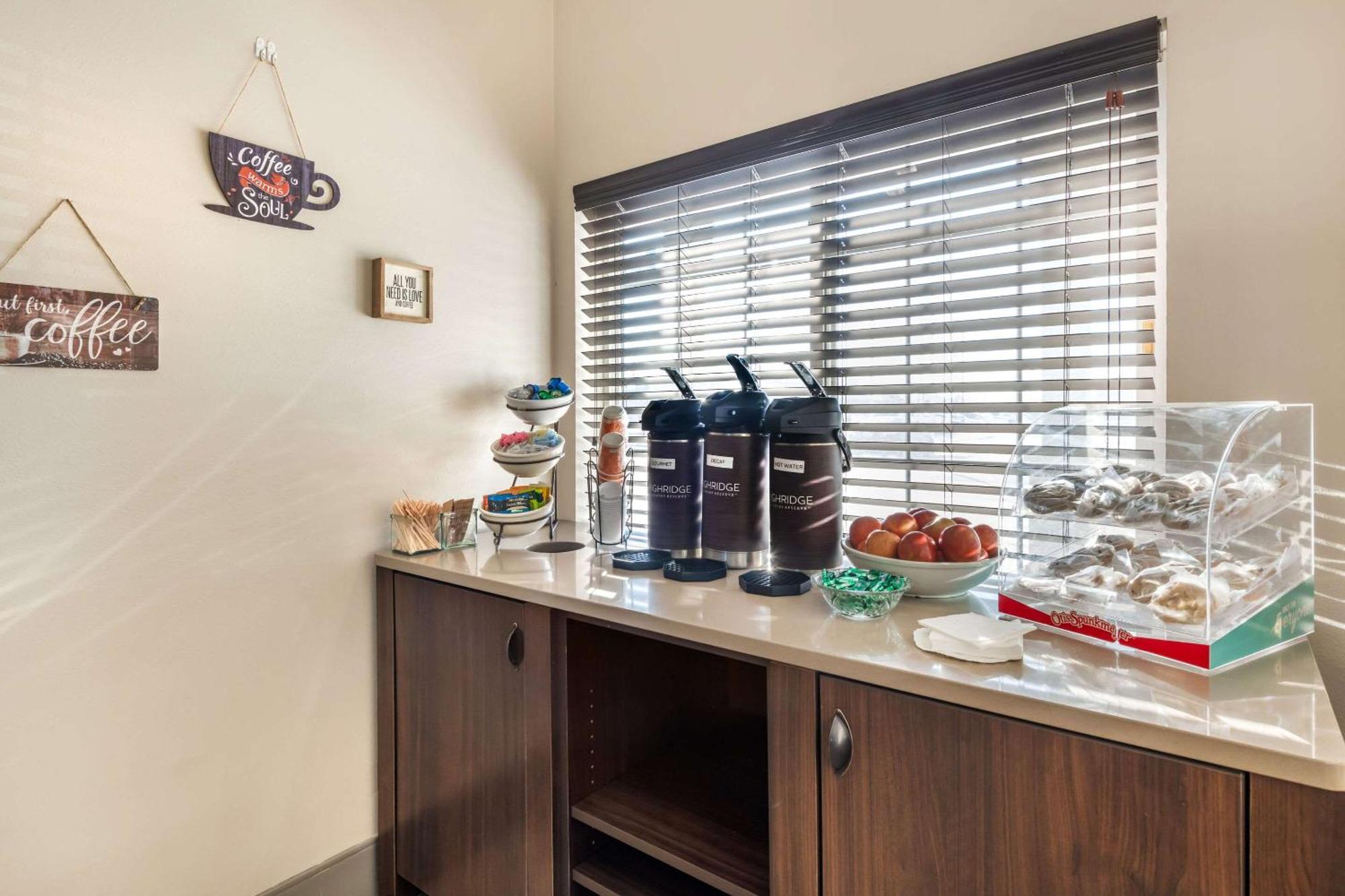 Country Inn & Suites By Radisson, Watertown, Sd Buitenkant foto