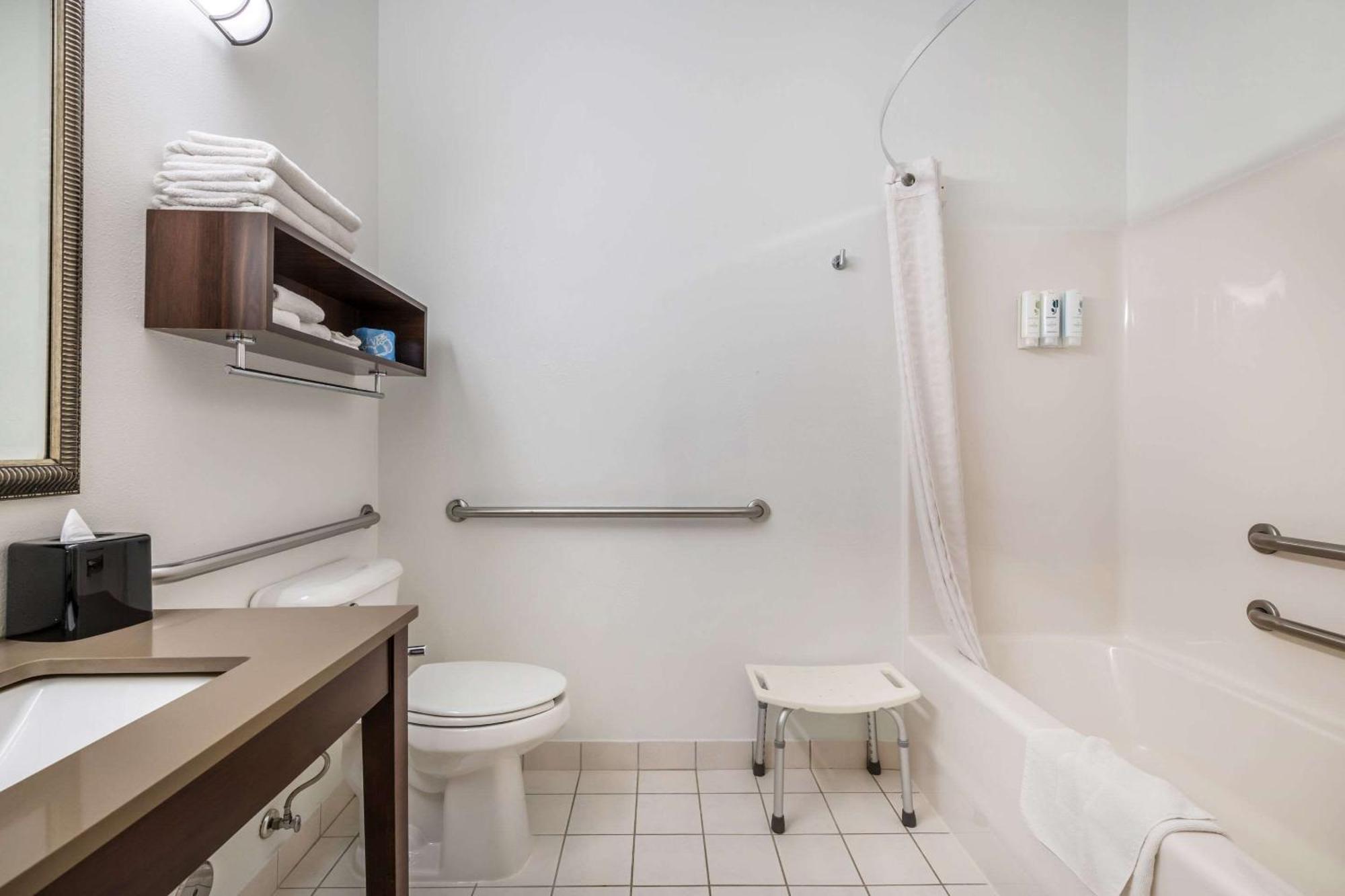 Country Inn & Suites By Radisson, Watertown, Sd Buitenkant foto