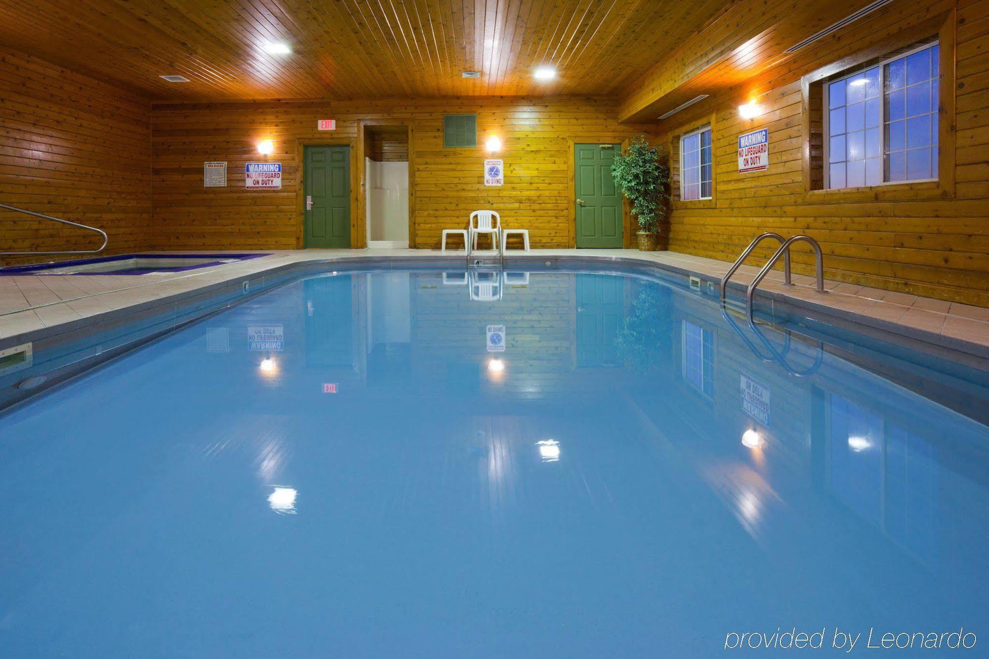 Country Inn & Suites By Radisson, Watertown, Sd Buitenkant foto